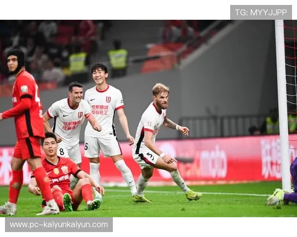 成都蓉城2025赛季内战成绩出色：对阵争冠集团6胜2平0负保持不败